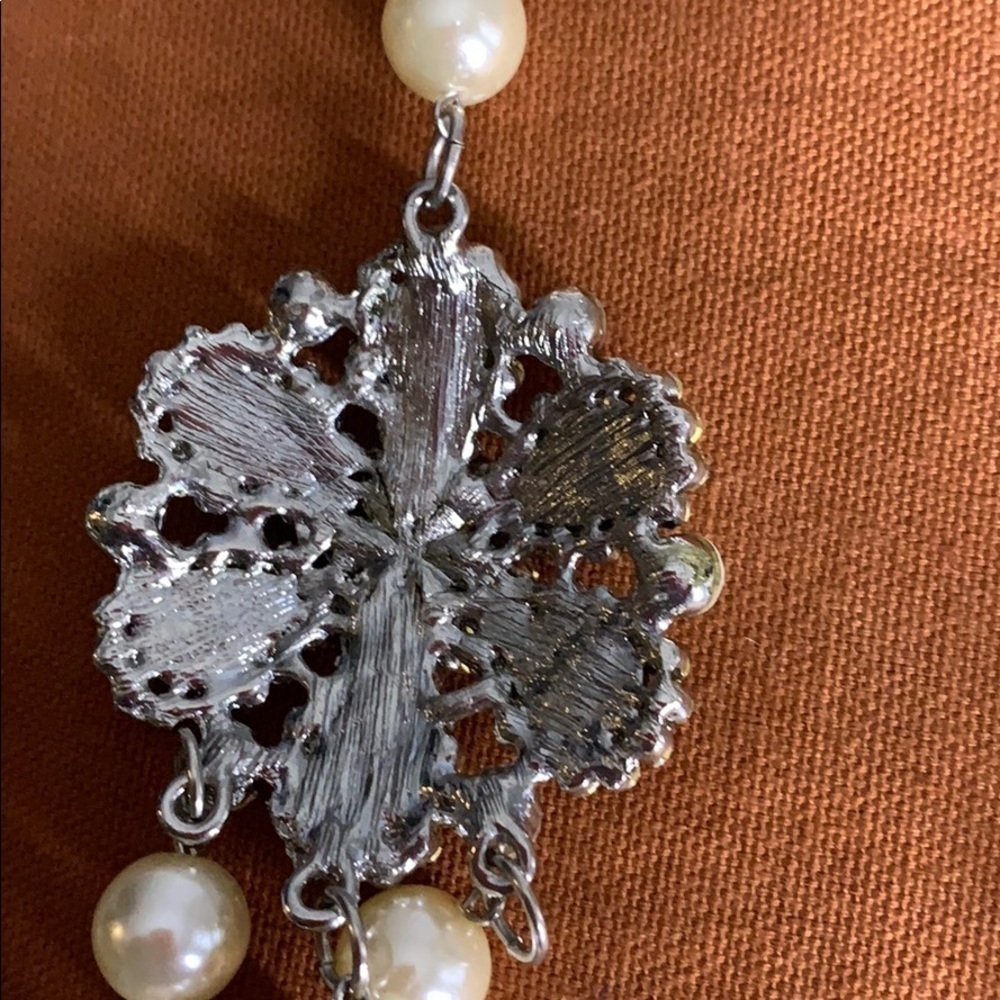 CARA NY Pearl Crystal upcycled 3 tier necklace Costume jewelry - Picture 6 of 10
